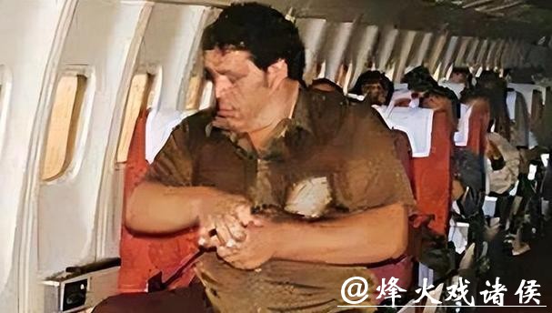 巨人安德雷：一口气喝156罐啤酒，去世后骨灰重量惊人，高达15斤